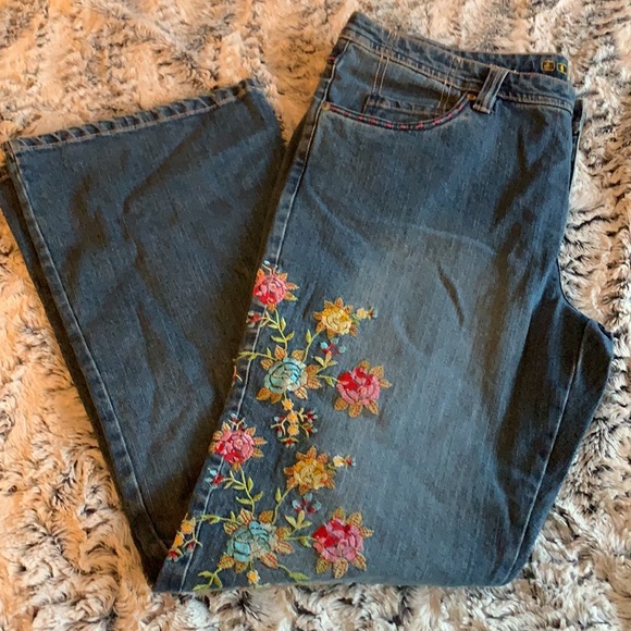 Bill’s Woman’s Jeans - Picture 2 of 4